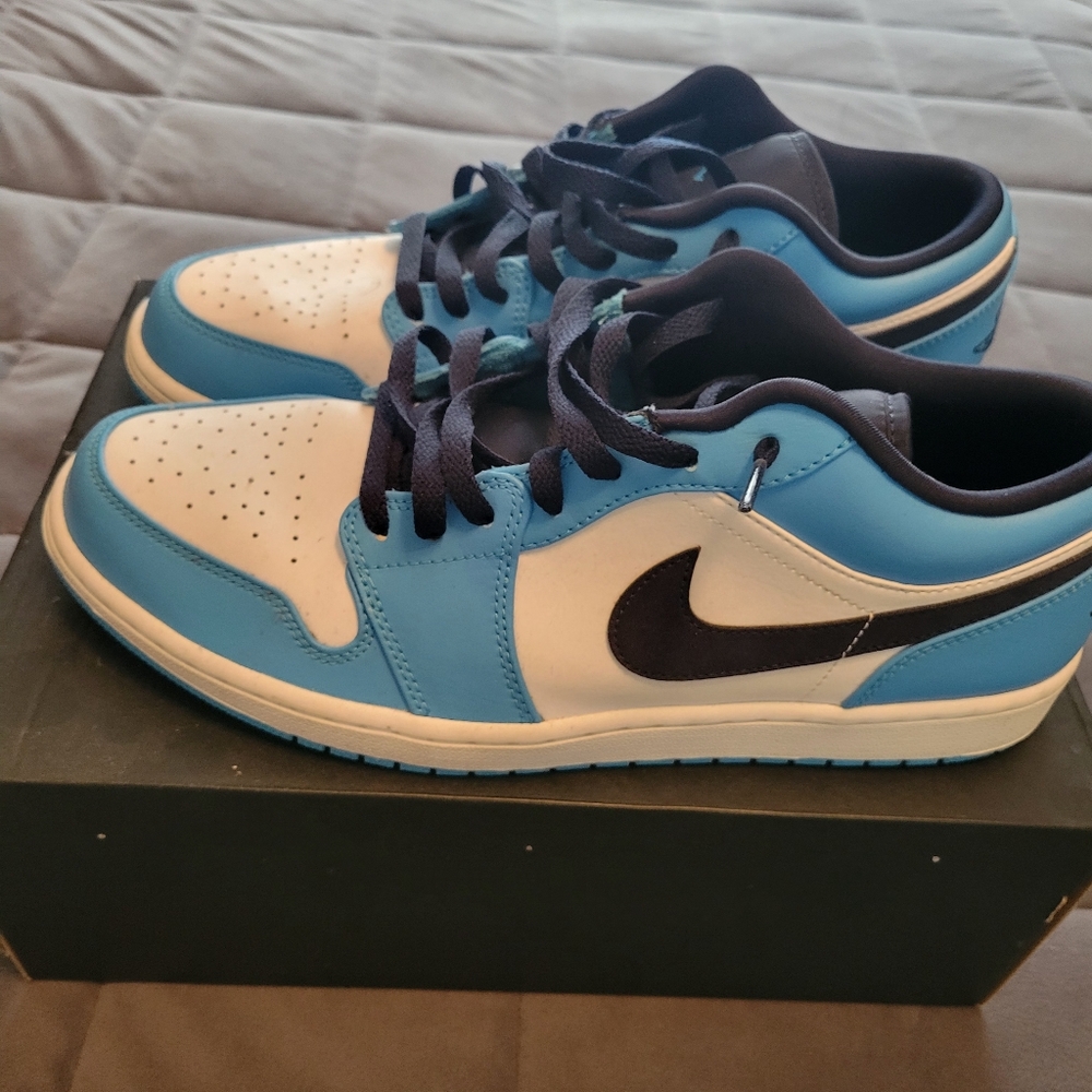 Nike Air Jordan 1 Low Sneakers